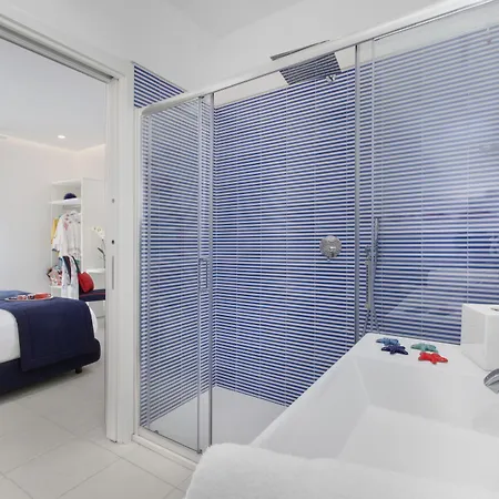 Yourhome - Sersale Πανσιόν 4*