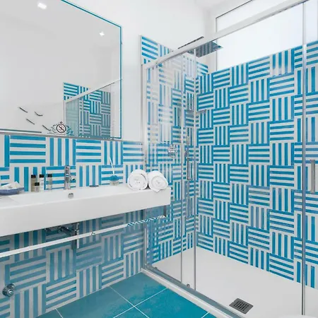 Yourhome - Sersale Πανσιόν 4*